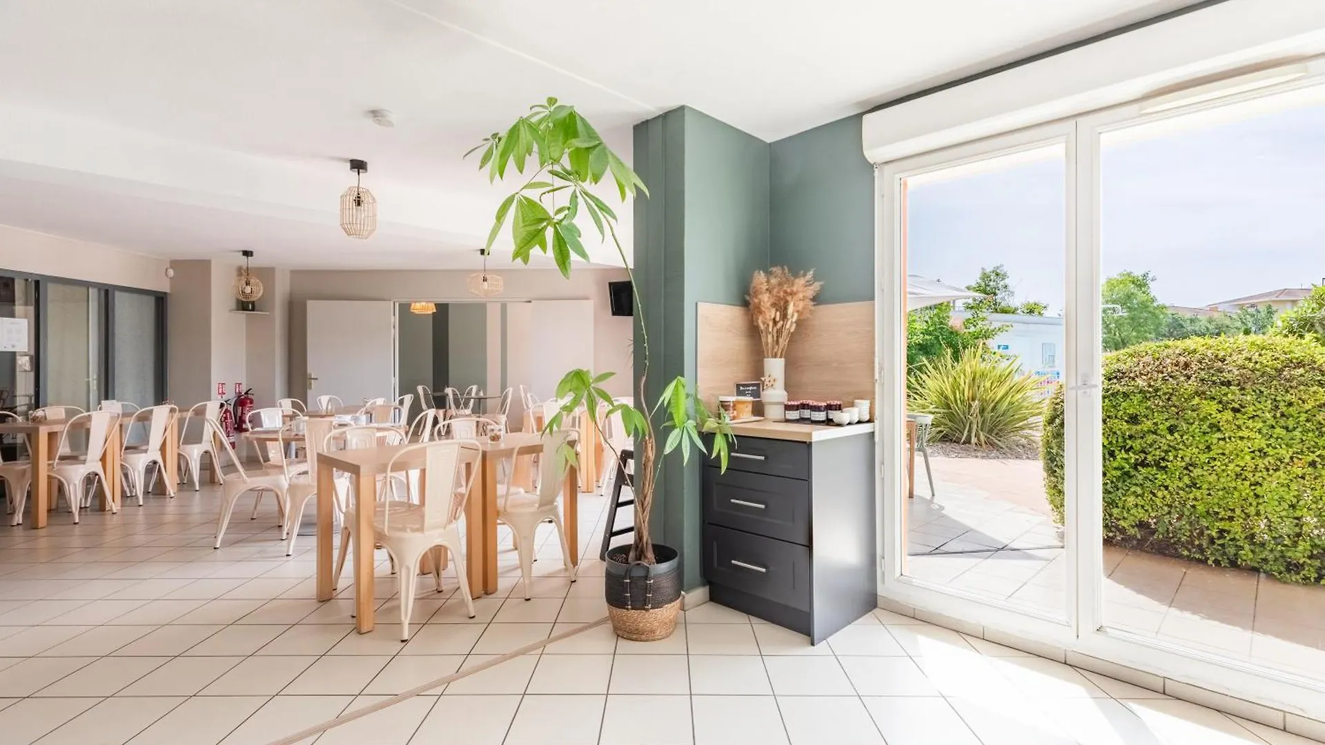 Appart’City Aix en Provence – La Duranne Aix-en-Provence 3*,  France