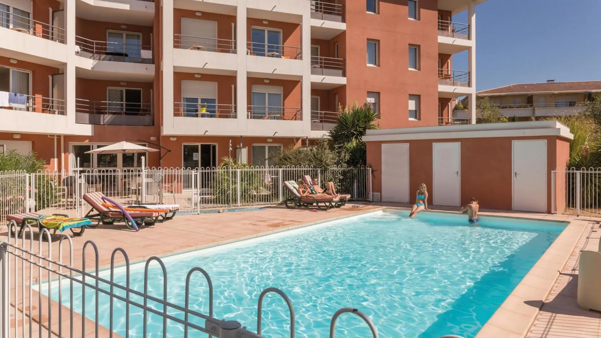 Appart'City Classic Aix-En-Provence - La Duranne Apartmanhotel